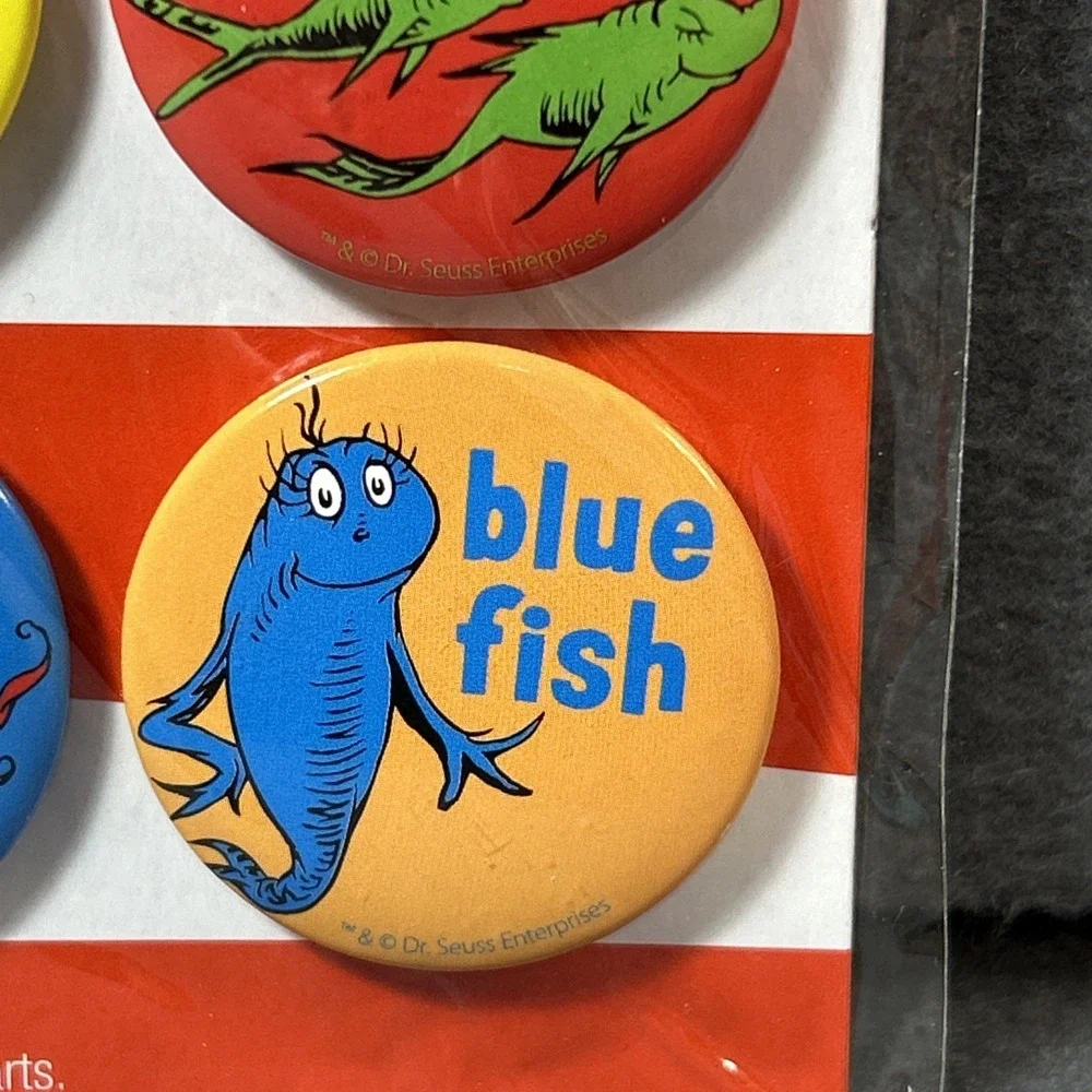Dr. Seuss 4-Button Set – One‎ Fish Two Fish Red Fish Blue Fish 2009 – NOS